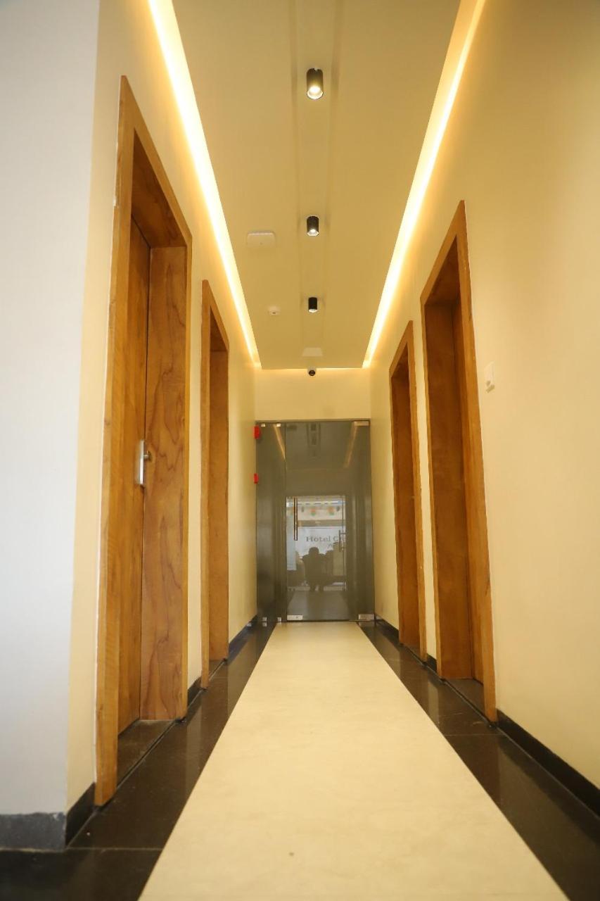 Hotel Cosmos Green อินดอร์ ภายนอก รูปภาพ