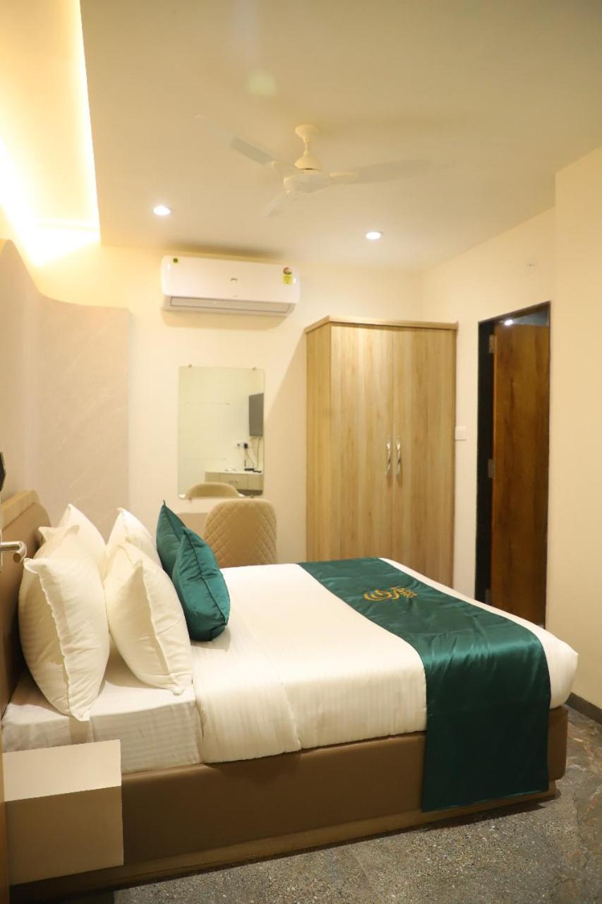 Hotel Cosmos Green อินดอร์ ภายนอก รูปภาพ