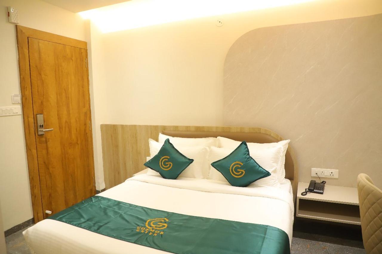 Hotel Cosmos Green อินดอร์ ภายนอก รูปภาพ